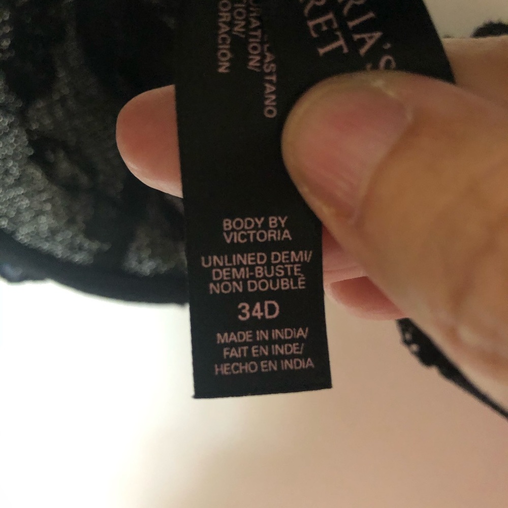 Victoria Secrets bra - Picture 4 of 4